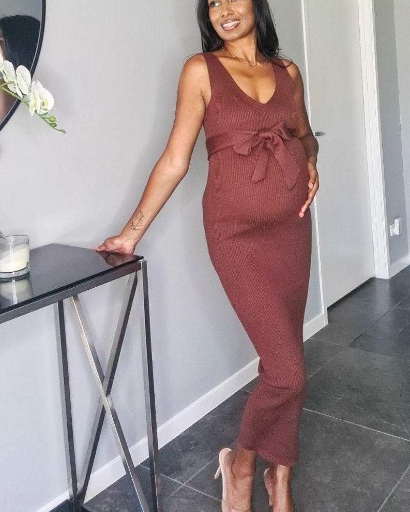 Chic Maternity Dress Nicole Knitted Bump Friendly Dress in Chocolate