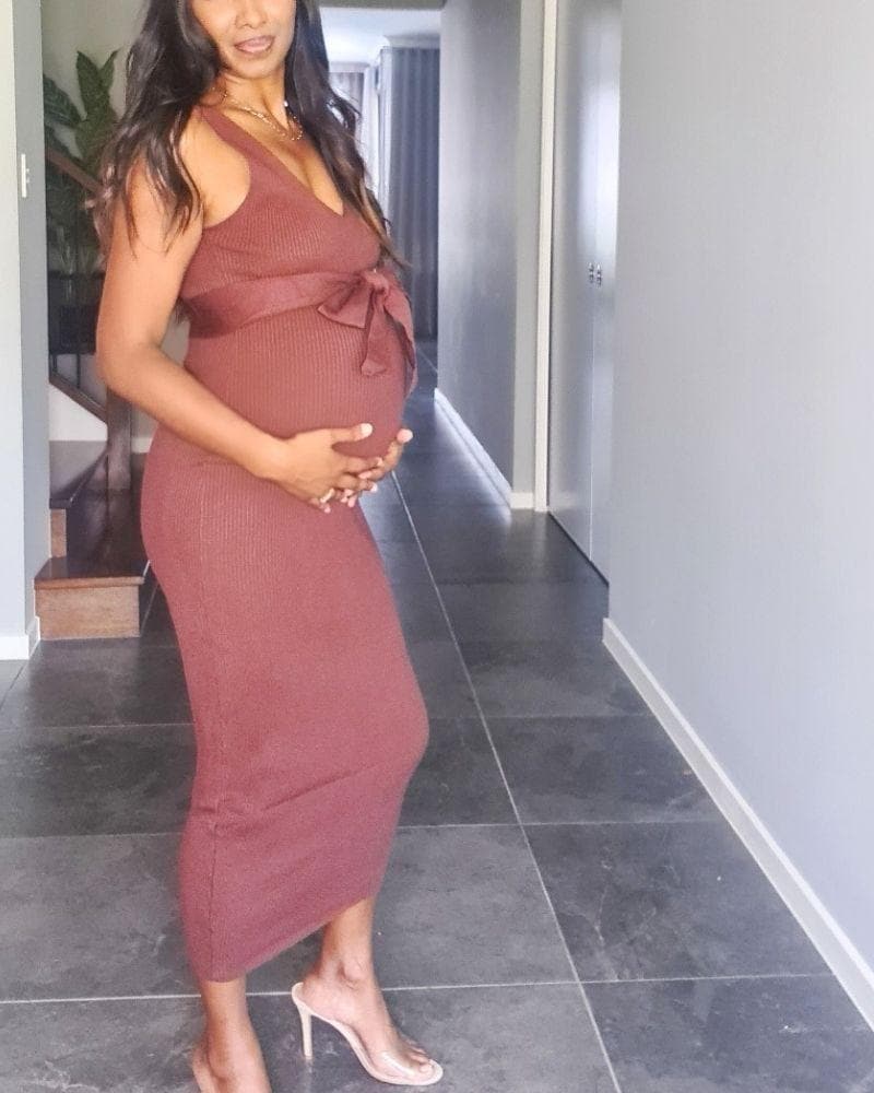 Chic Maternity Dress Nicole Knitted Bump Friendly Dress in Chocolate